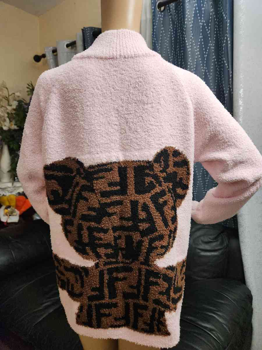 Fendi pink sweater - Mission Viejo, California - FleaMarketBay
