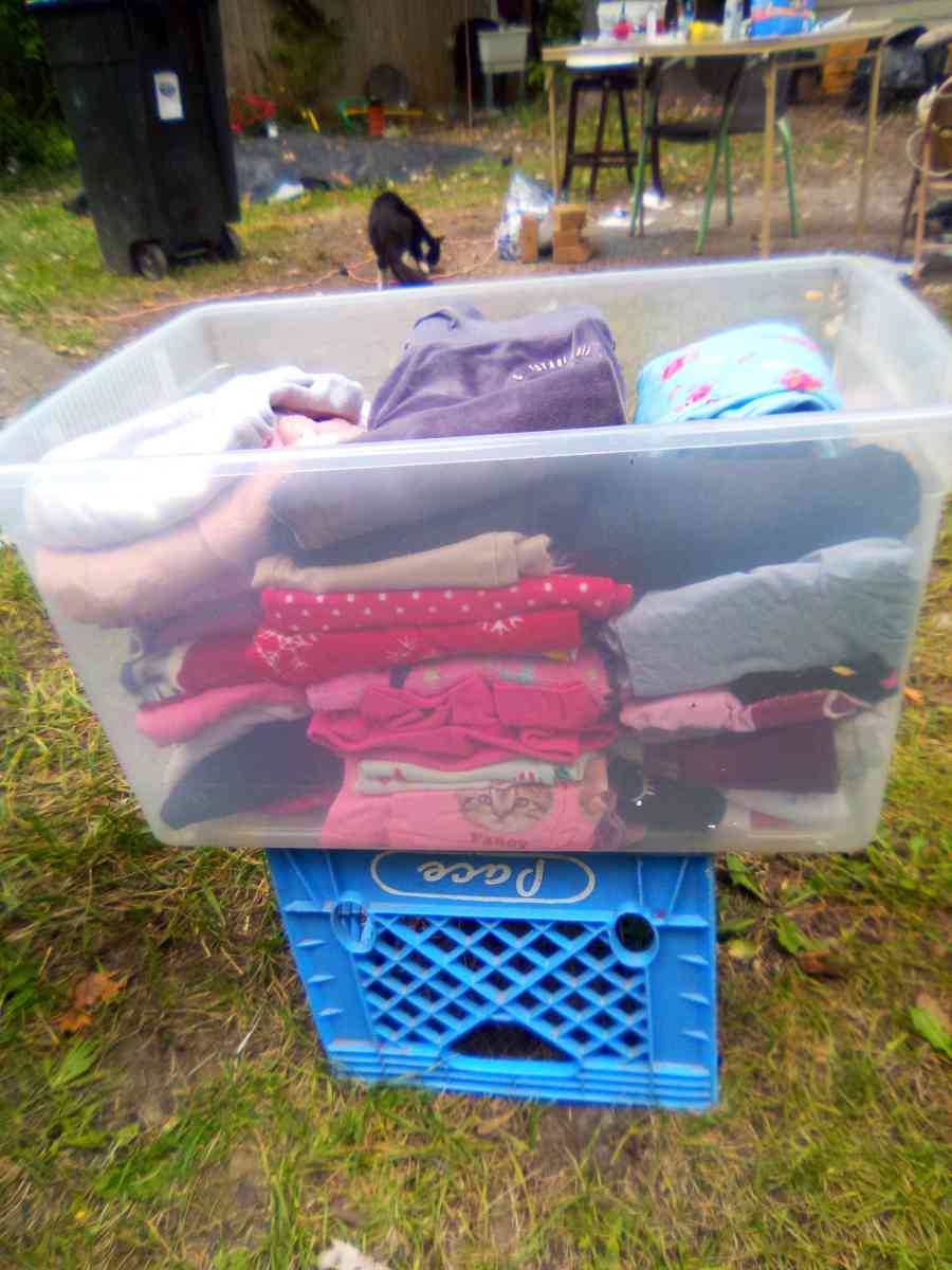 girls clothes - Flint, Michigan - FleaMarketBay