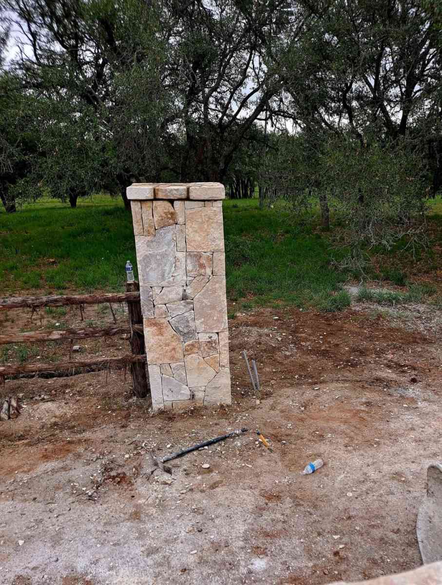 masonry stone work - Center Point, Texas - FleaMarketBay