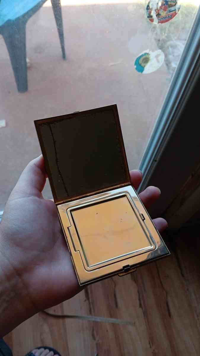 Antique mirror and make up set - Burns Flat, Oklahoma - FleaMarketBay