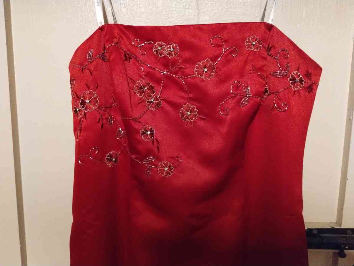 Davids red bridal gown size large - Richmond, California - FleaMarketBay