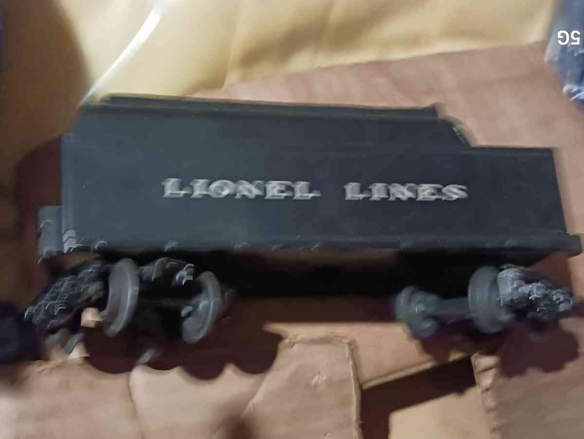 Lionel train cars and engine - Chesterton, Indiana - FleaMarketBay