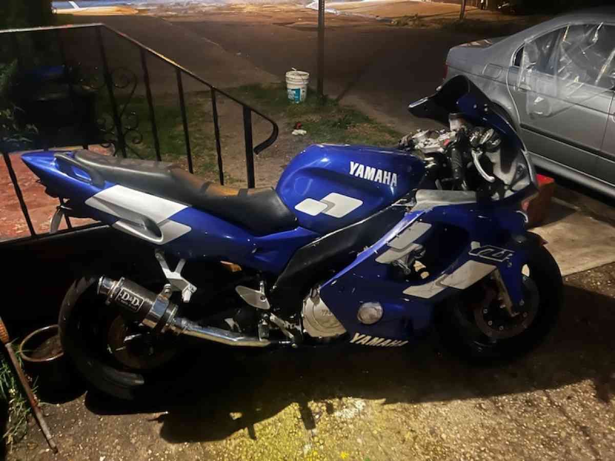 YZF 750 blue Yamaha - Trenton, New Jersey