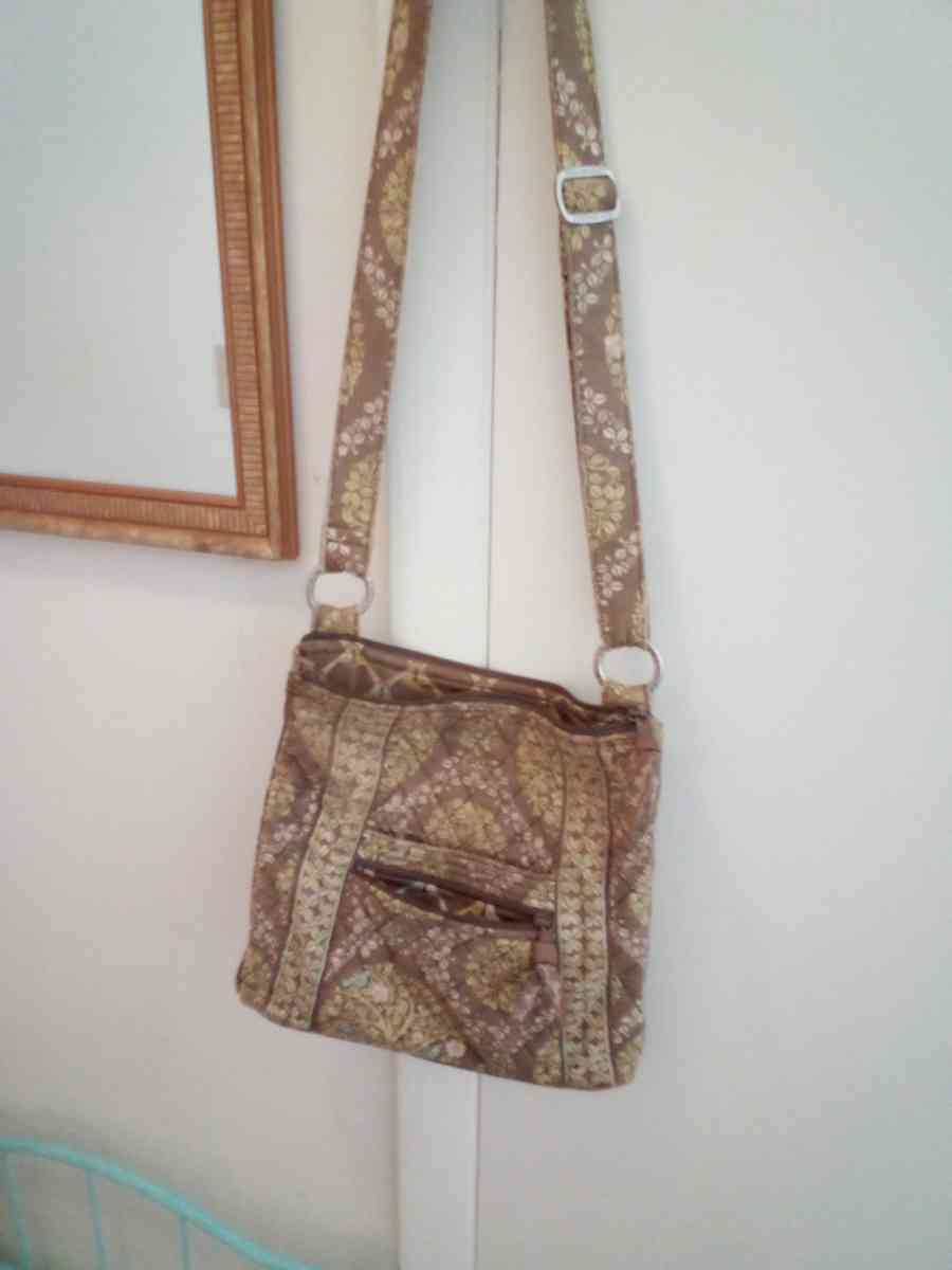ladies bag long strap many pockets - Fort Oglethorpe, Georgia - FleaMarketBay