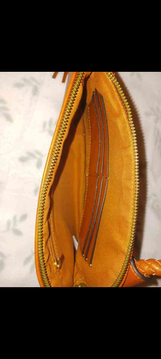 Wristlet Clutch - Twin City, Georgia - FleaMarketBay