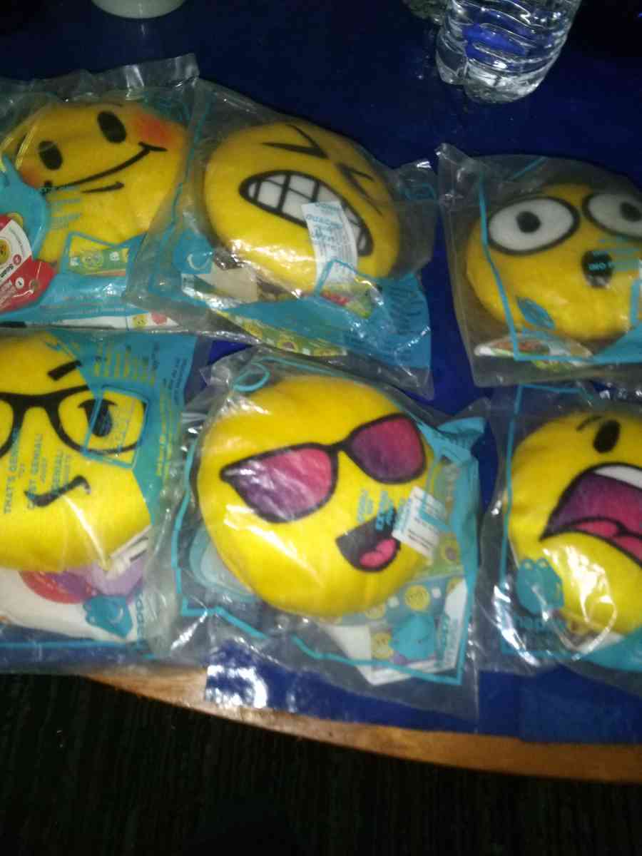 Emoji clip ons