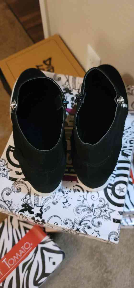 Womens causal Boots - Pensacola, Florida - FleaMarketBay