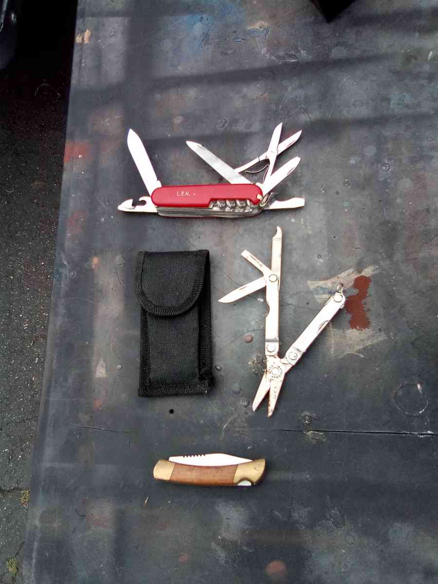 knives - Lakewood, Washington