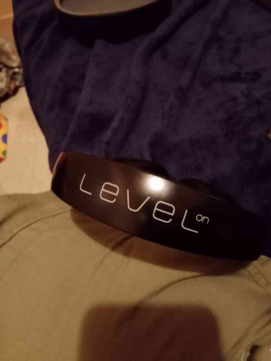 Samsung level on wired portable one ear headphones 35mm jack - Detroit, Michigan - FleaMarketBay