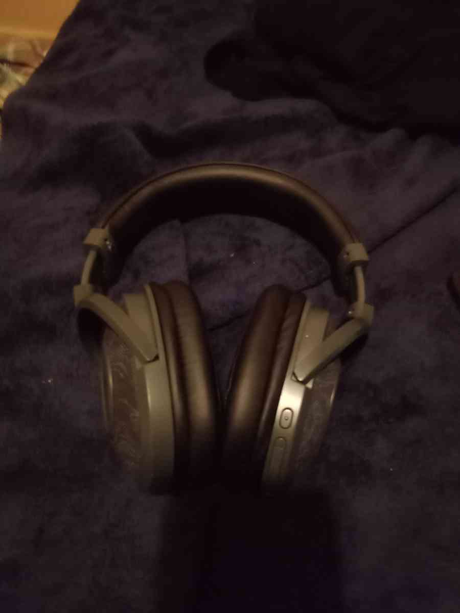 boAt Rockerz Bluetooth headphones over ear wireless with mic - Detroit, Michigan - FleaMarketBay