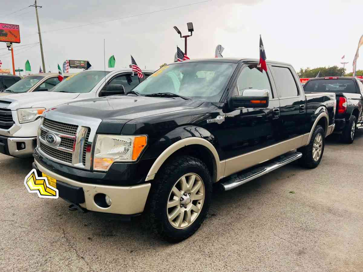 2010 Ford F150 King Ranch 4x4 180k millas 2000 Down - Bellville, Texas