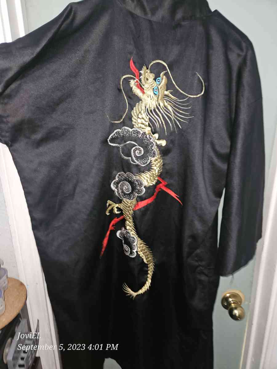 Japanese Designed Robe - Los Angeles, California - FleaMarketBay