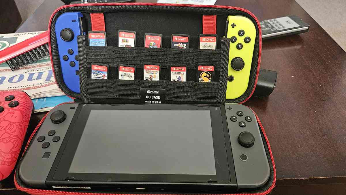 Nintendo Switch 3 controllers and 10 games - Whitehall, Pennsylvania - FleaMarketBay