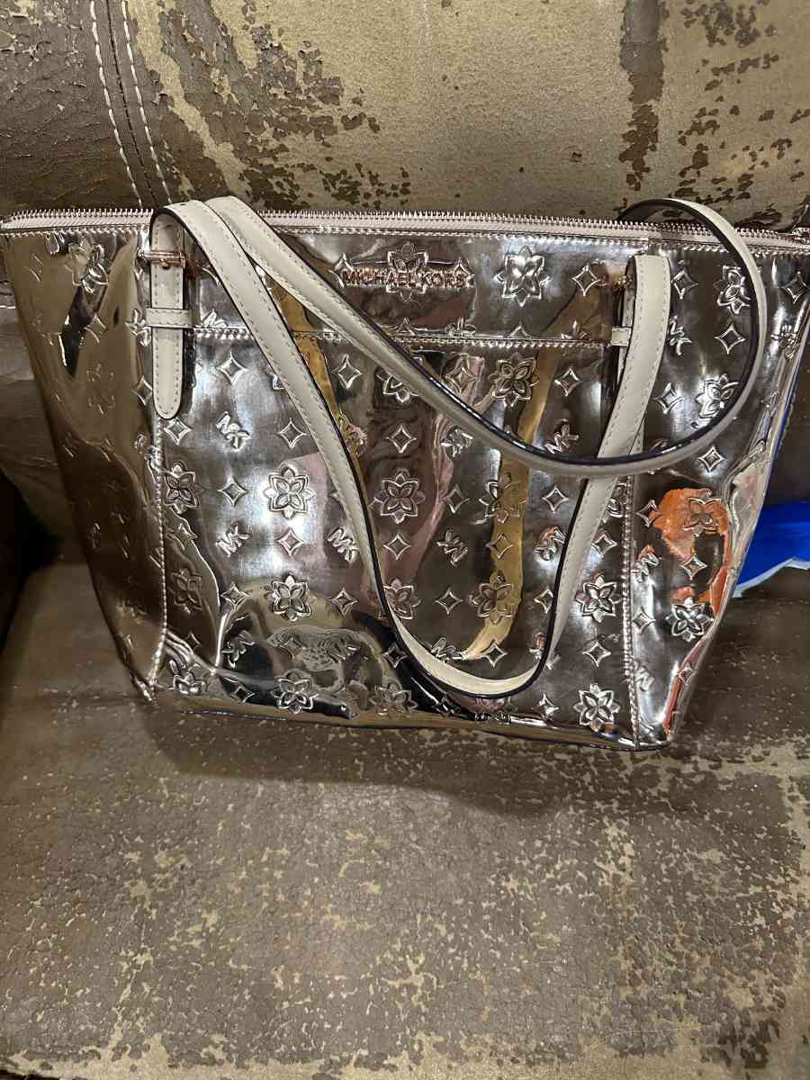 Michael Kors Tote - Bulverde, Texas