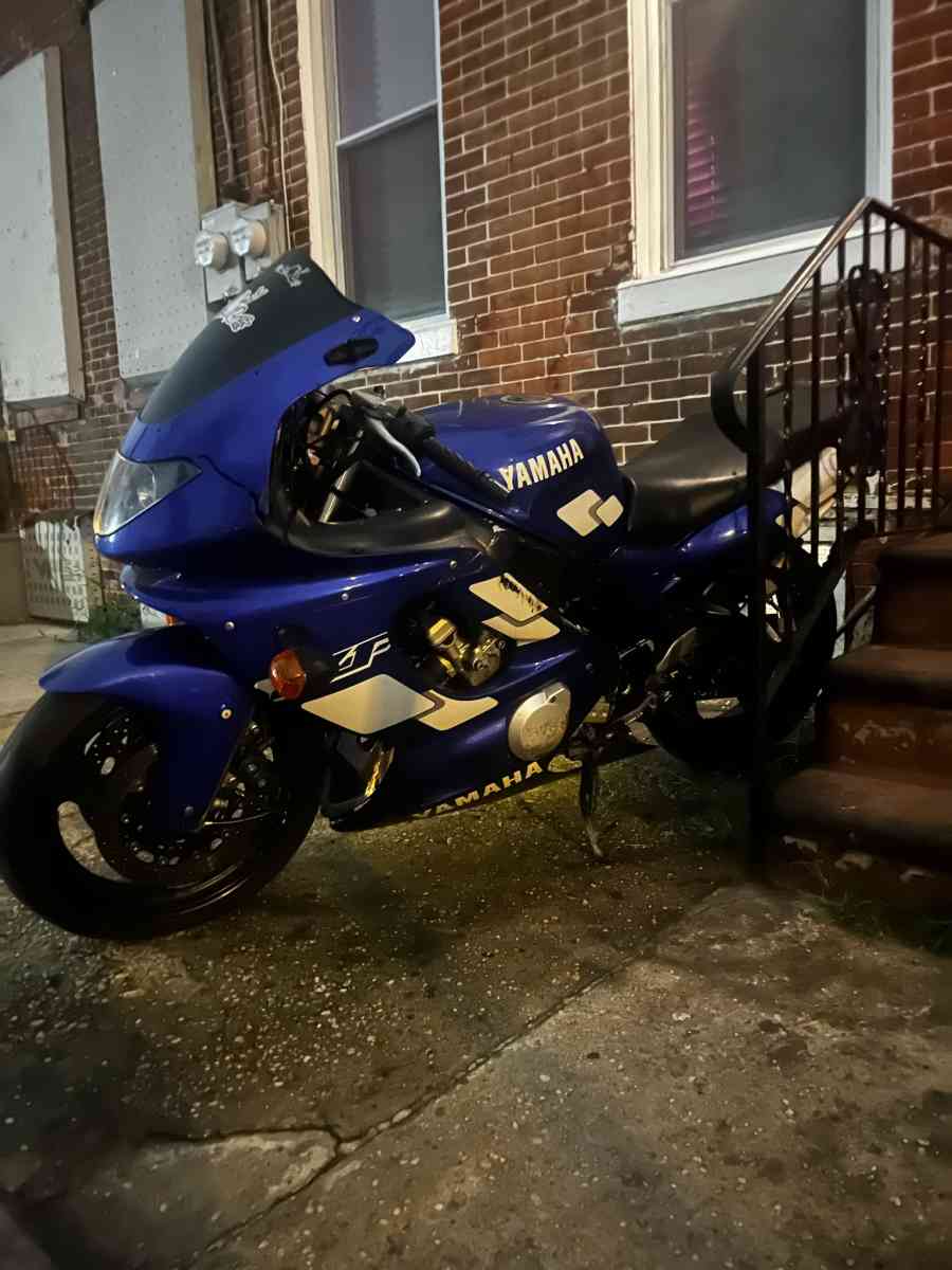 YZF 750 blue Yamaha - Trenton, New Jersey - FleaMarketBay