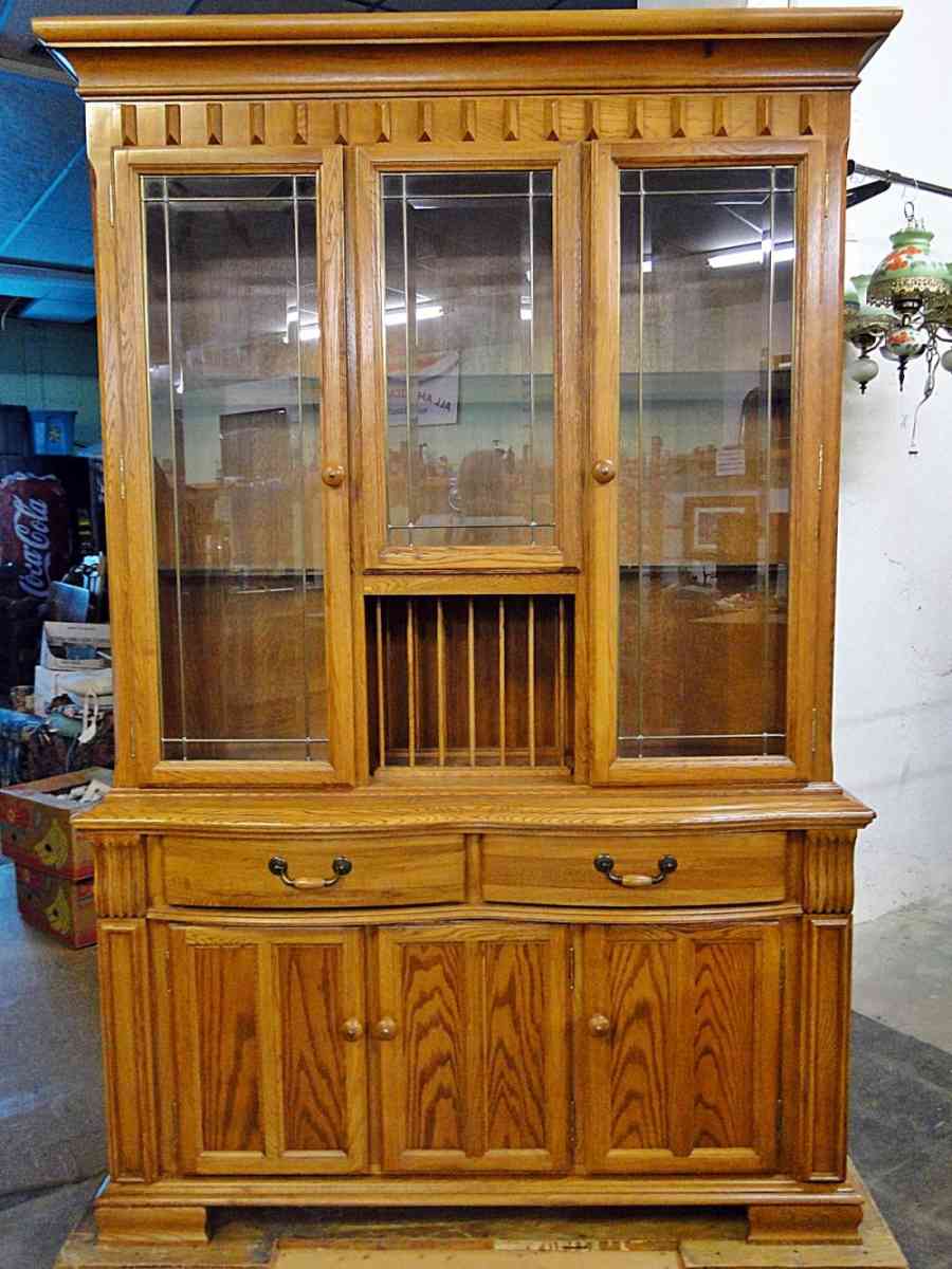 Blond china cabinet - Saint Robert, Missouri