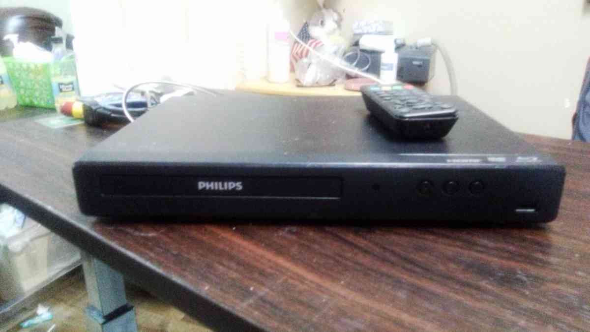 Phillips DVD Bluray plus 10 free your choice - Mayfield, Kentucky