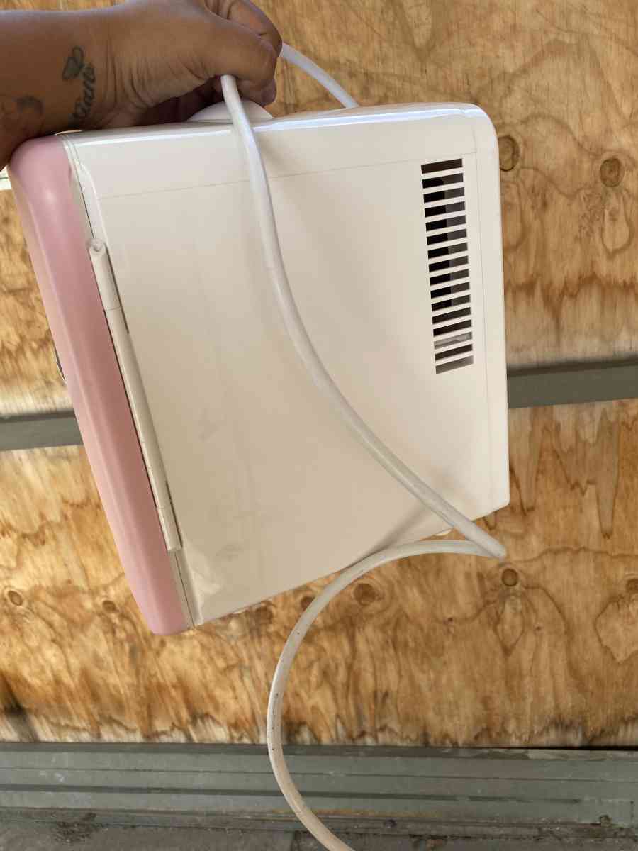 skin care mini fridge - North Hollywood, California - FleaMarketBay