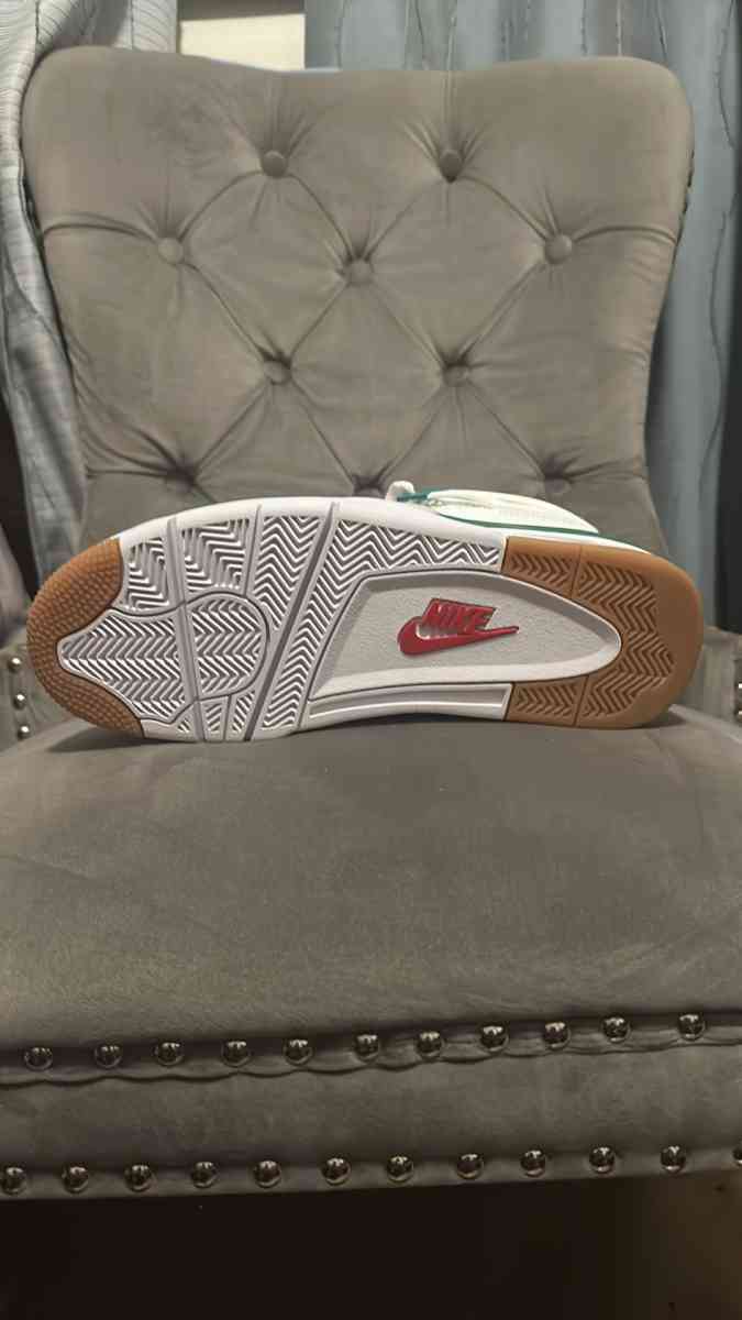 air Jordan 4s pine green - Hialeah, Florida - FleaMarketBay