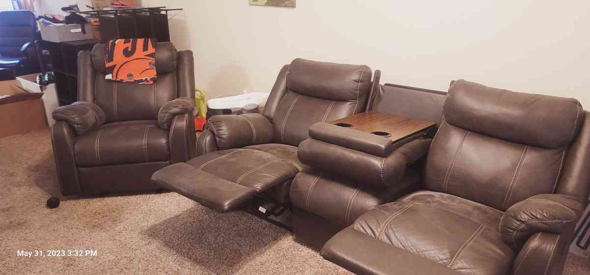 Sofa Recliner and Reclining Rocking Chair - Las Vegas, Nevada