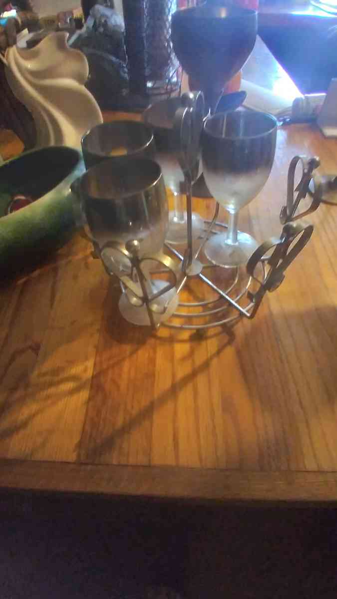 wine glasses - Mitchell, Indiana - FleaMarketBay