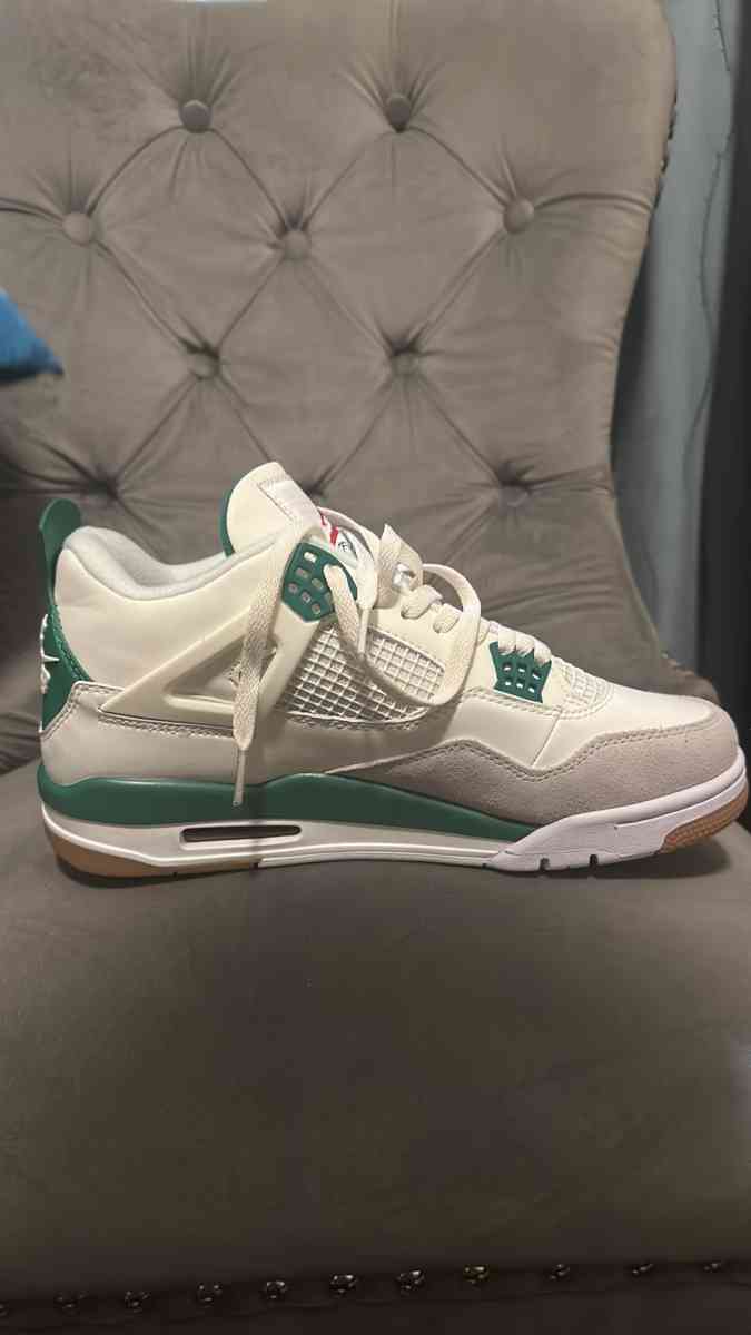 air Jordan 4s pine green - Hialeah, Florida - FleaMarketBay