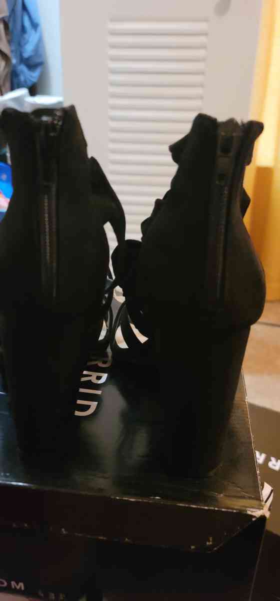 Womens Heels - Pensacola, Florida - FleaMarketBay