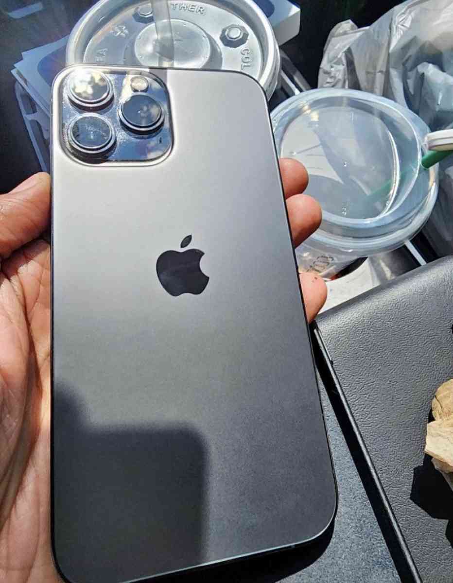 iPhone 14 pro max - Mansfield, Texas - FleaMarketBay