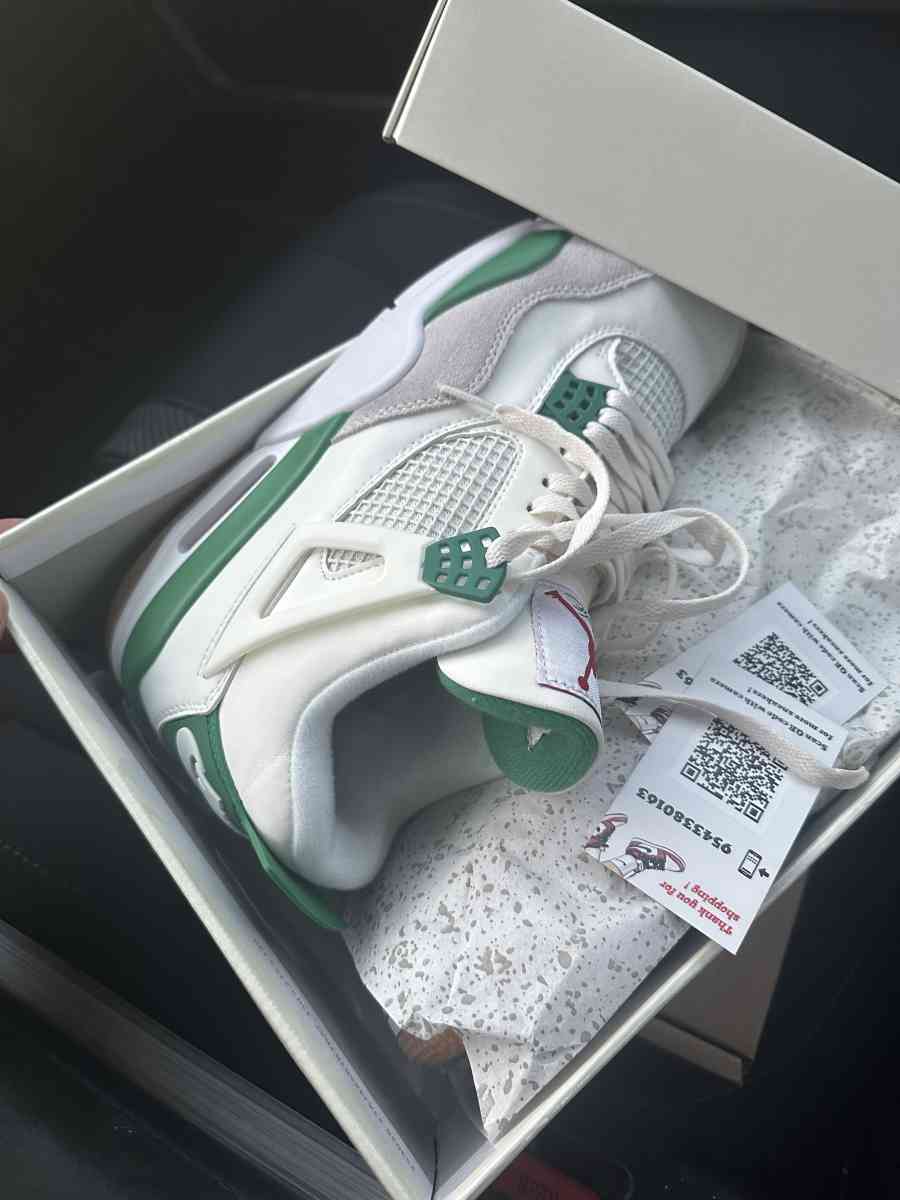 air Jordan 4s pine green - Hialeah, Florida - FleaMarketBay