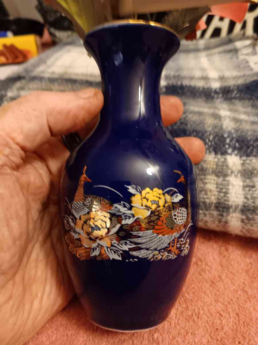 porcelain imperial limoges 22k gold and blue plated vase - Vinita, Oklahoma