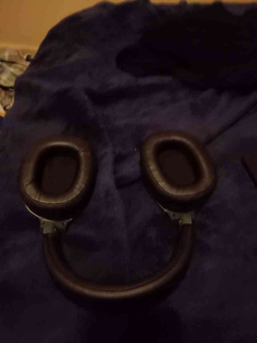 boAt Rockerz Bluetooth headphones over ear wireless with mic - Detroit, Michigan - FleaMarketBay