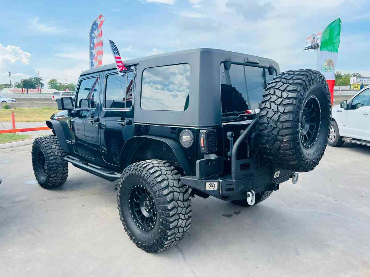 2013 Jeep Wrangler Unlimited 95k millas - Big Spring, Texas - FleaMarketBay