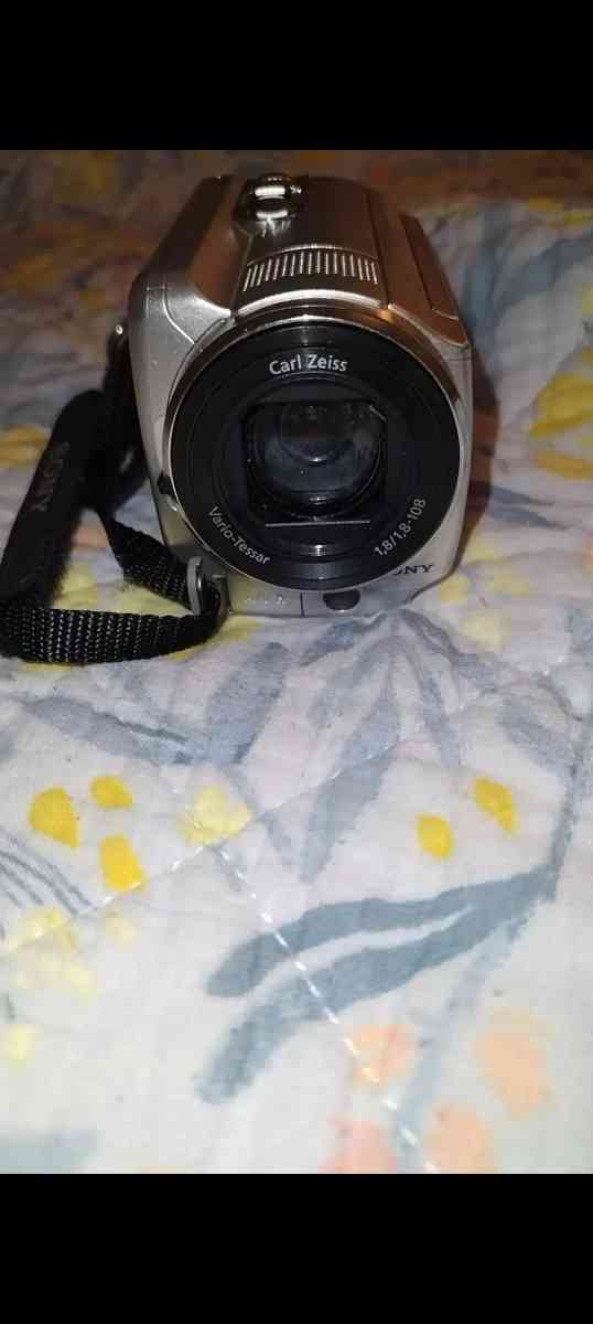 Sony handycam DCRSR68 - Rochester, Michigan - FleaMarketBay