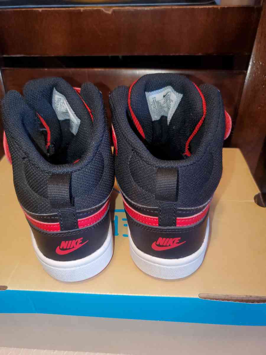 Boys Sneakers - Dover, Delaware - FleaMarketBay