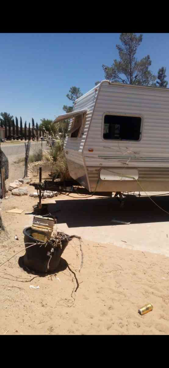 RV with two rooms and one slide out price is fair make a off - El Paso, Texas