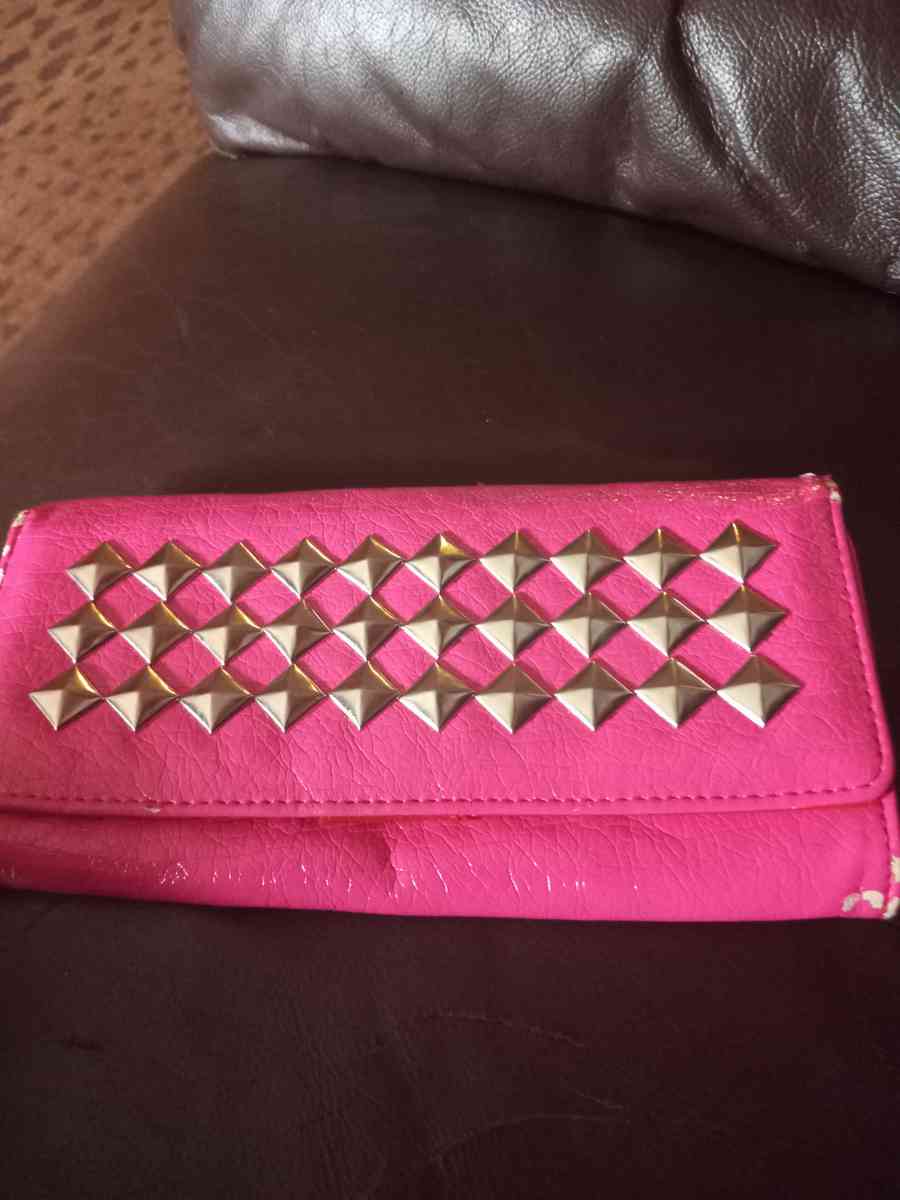 wallet - Trimble, Tennessee