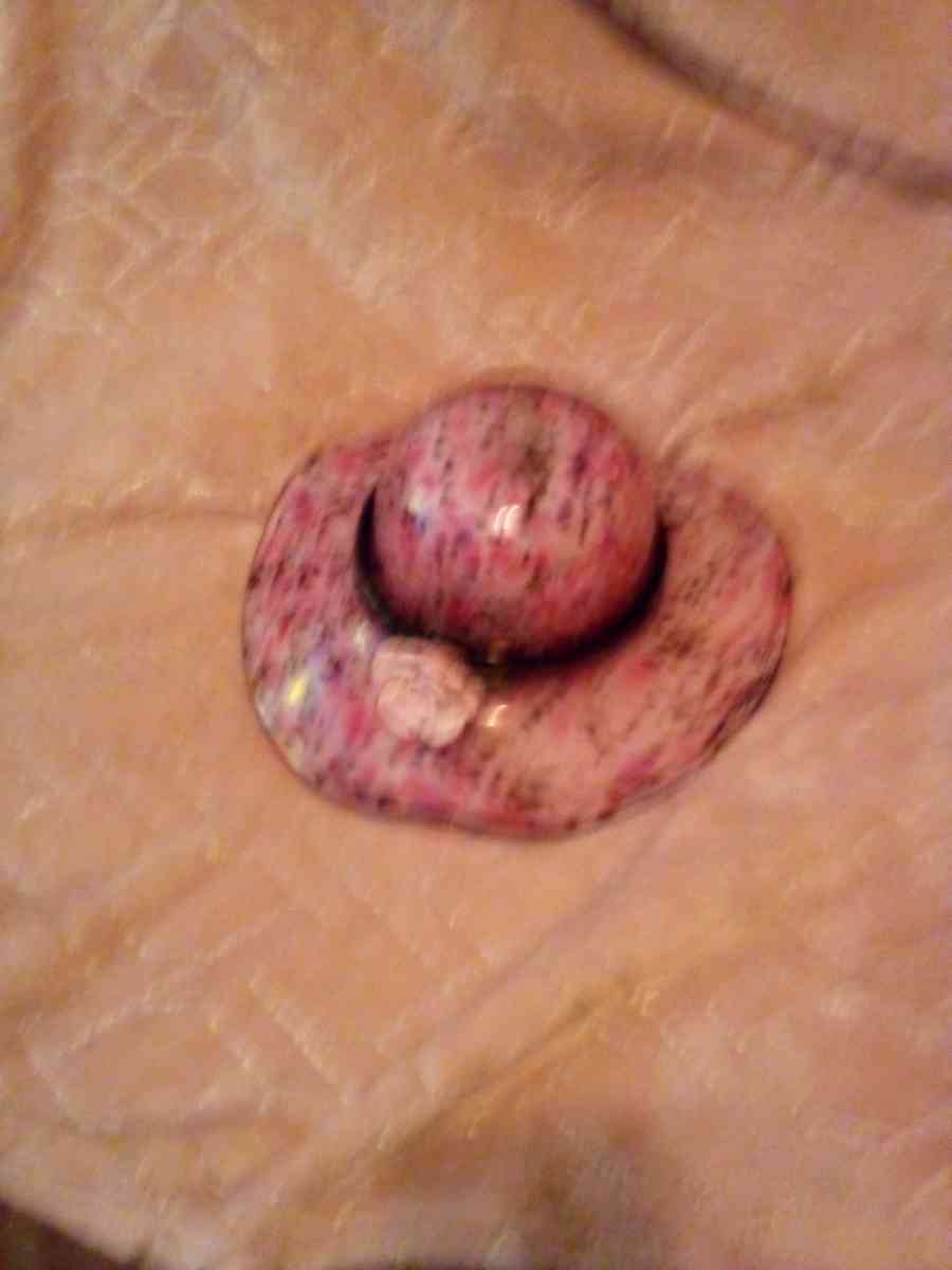 A woman flower pink bowl hat it real nice - Stonewall, Louisiana - FleaMarketBay