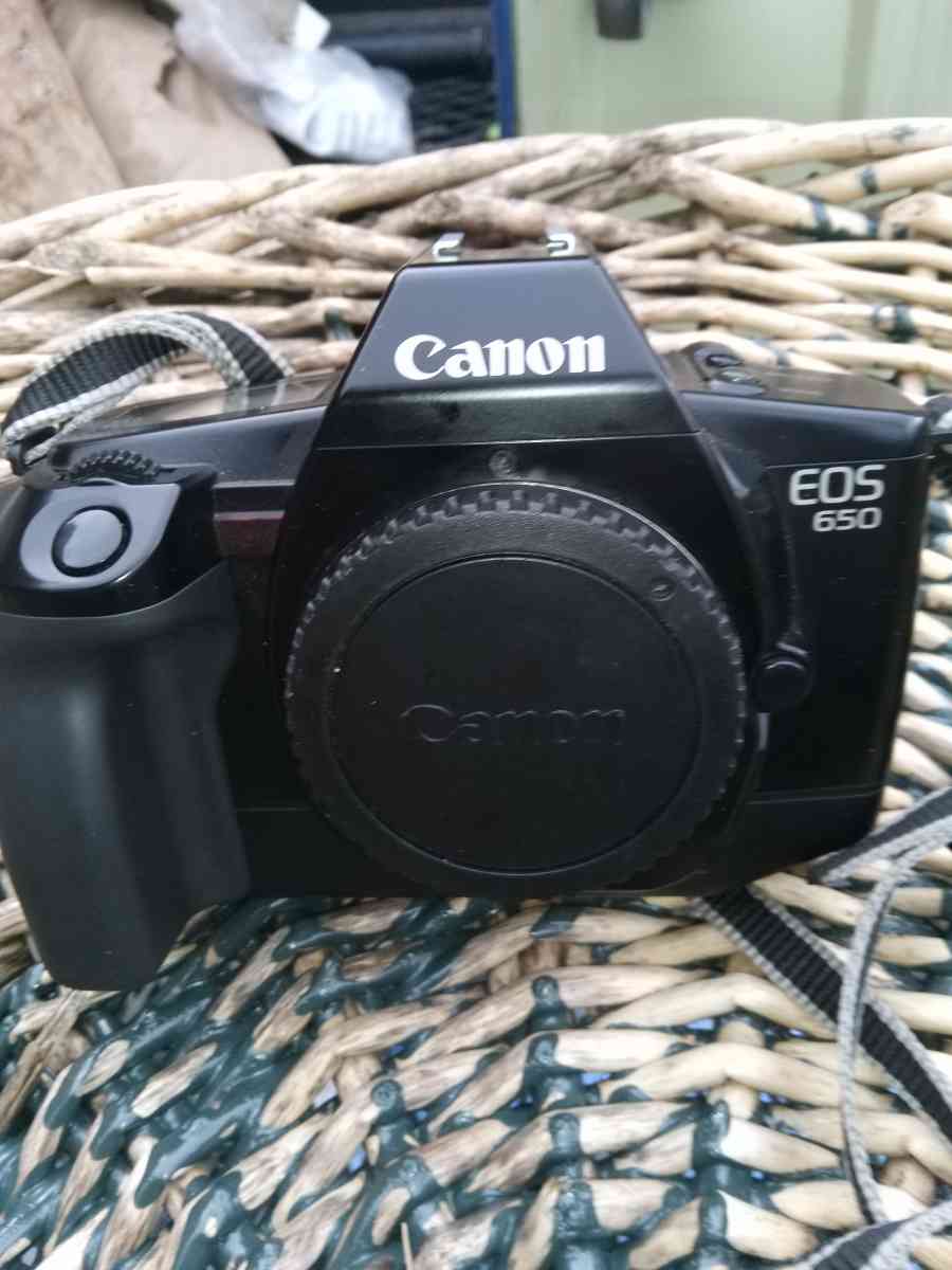 Canon EOS and accessories - Kansas City, Missouri - FleaMarketBay