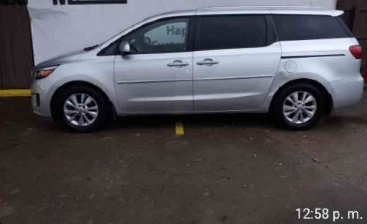 2016 Kia Sedona LX 90 k millas - Conroe, Texas - FleaMarketBay