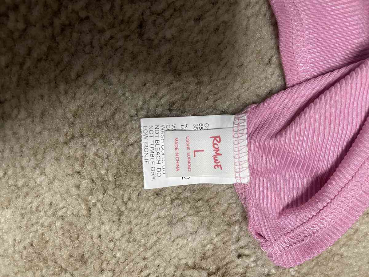 crop top size L - Turlock, California - FleaMarketBay