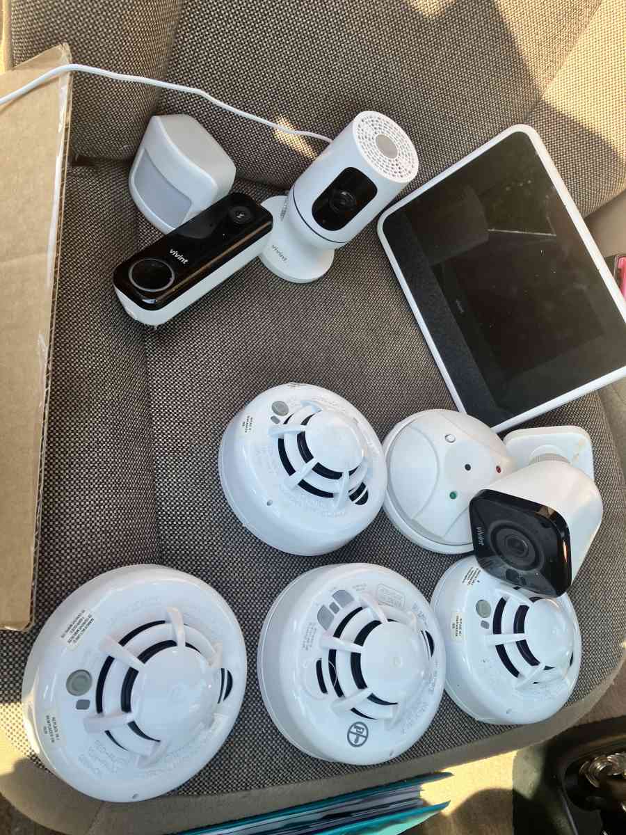 Viviant complete home security system - Greensboro, North Carolina - FleaMarketBay