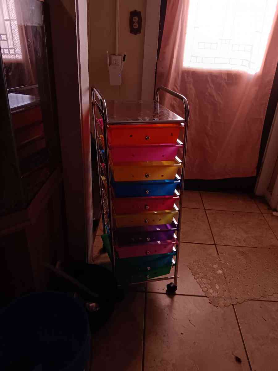 toy holder - Dade City, Florida