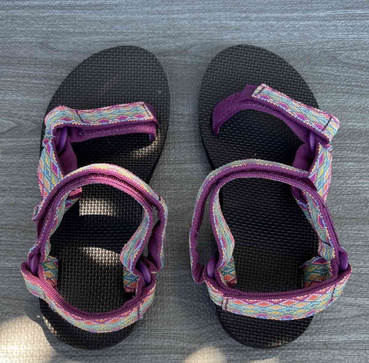TEVA WMNS size 6 - Huntington Park, California - FleaMarketBay