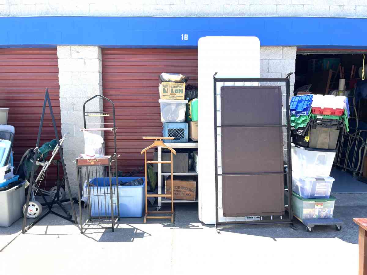 lots of Antiques and other items - Vacaville, California - FleaMarketBay