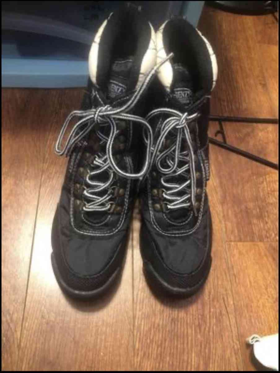 winter shoes - Phelan, California