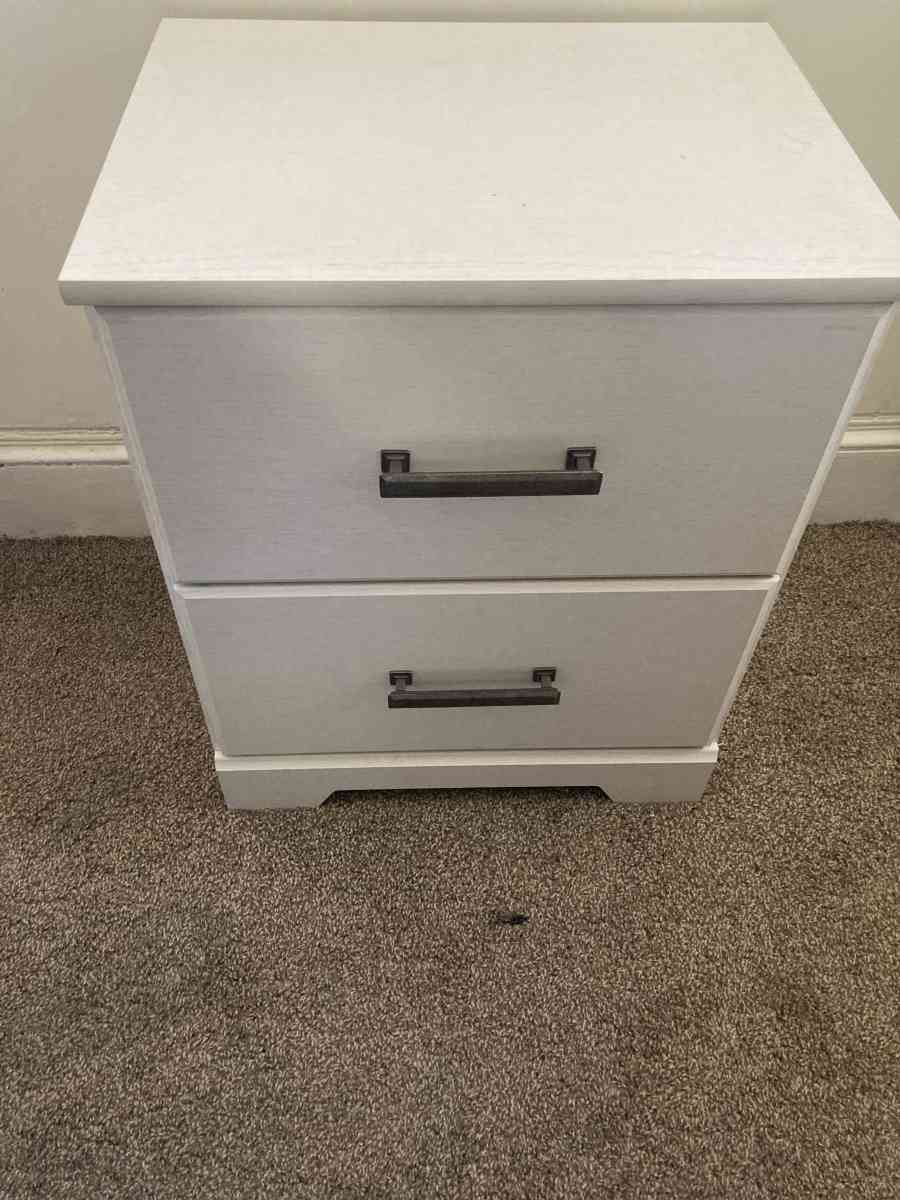 bedroom set - Springfield, Massachusetts - FleaMarketBay