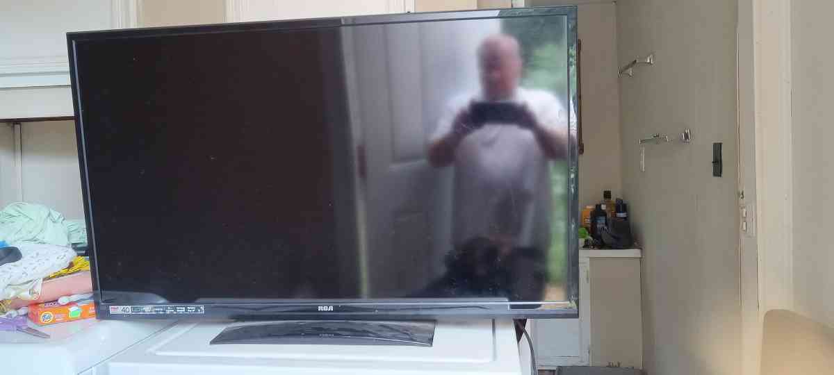 40 inch RCA TV - Siler City, North Carolina