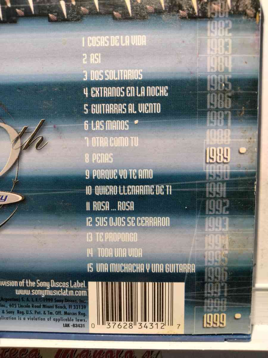 SANDRO 15 EXITOS CD USADO EN EXC COND CAJA ABIERTA - Chicago, Illinois - FleaMarketBay