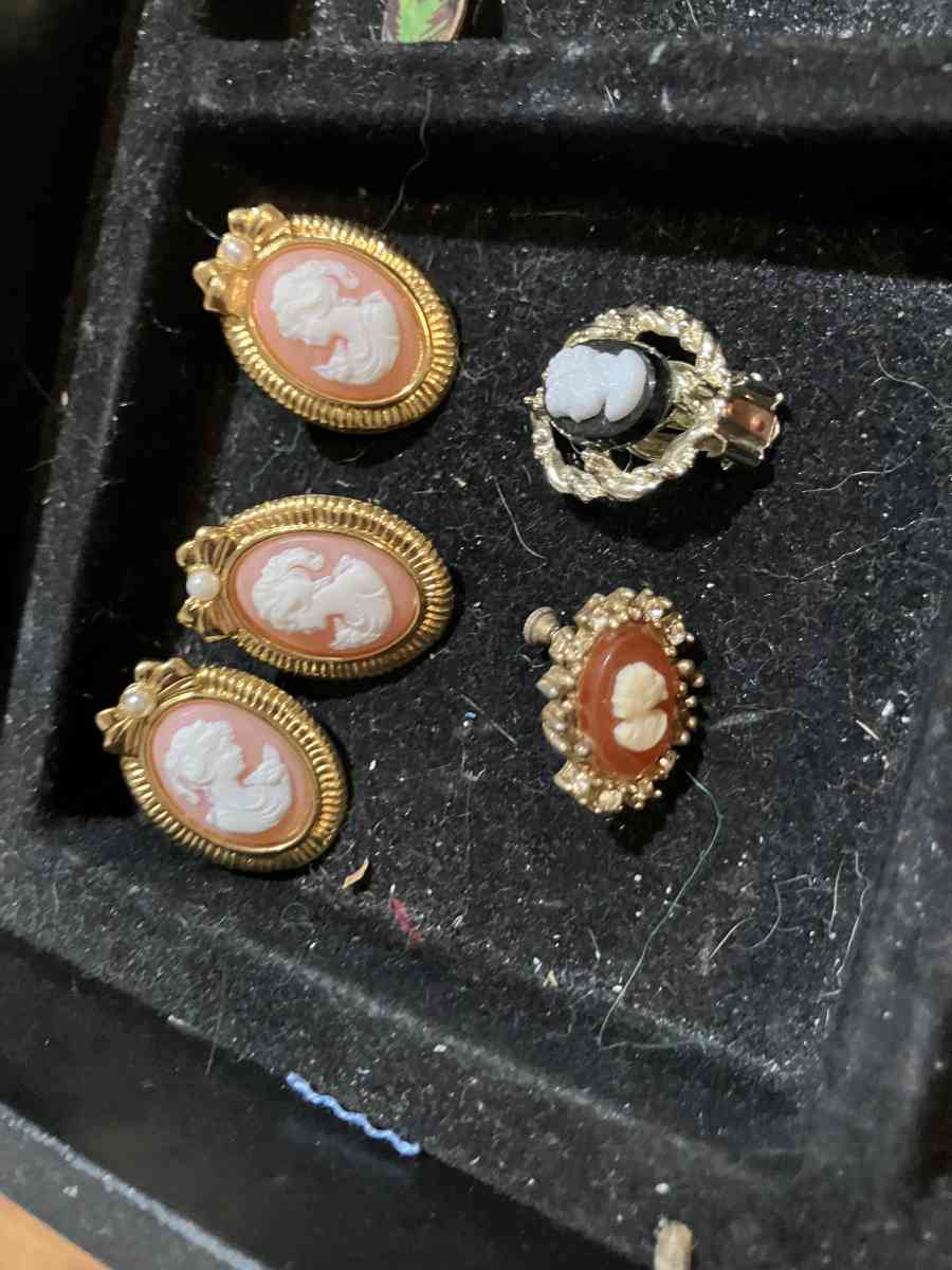 antique earring and pendant clips - Graceville, Florida - FleaMarketBay