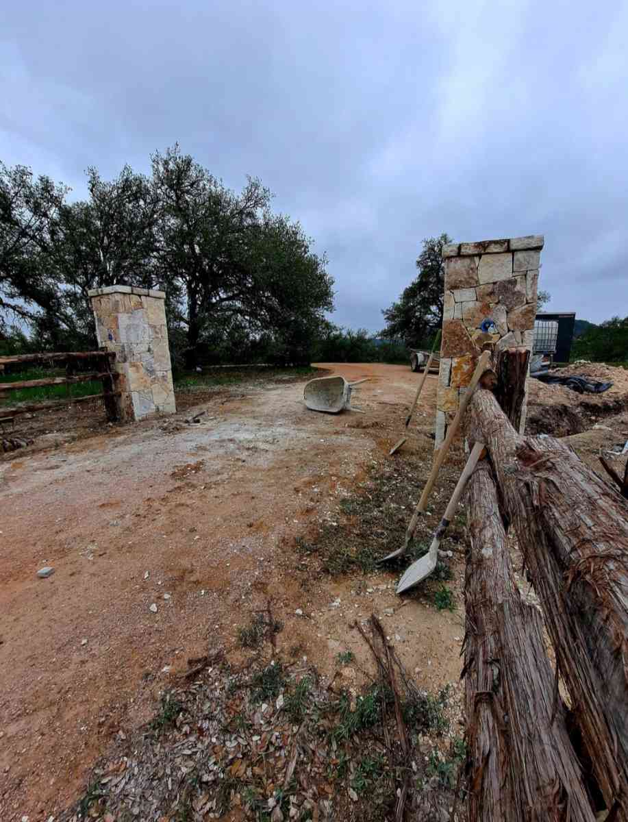 masonry stone work - Center Point, Texas - FleaMarketBay